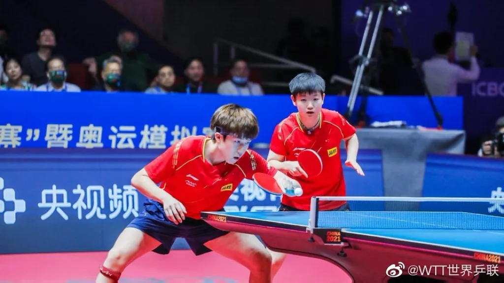 Wang Chuqin and Sun Yinsha in mixed doubles final at WTT Nanyang 2021.