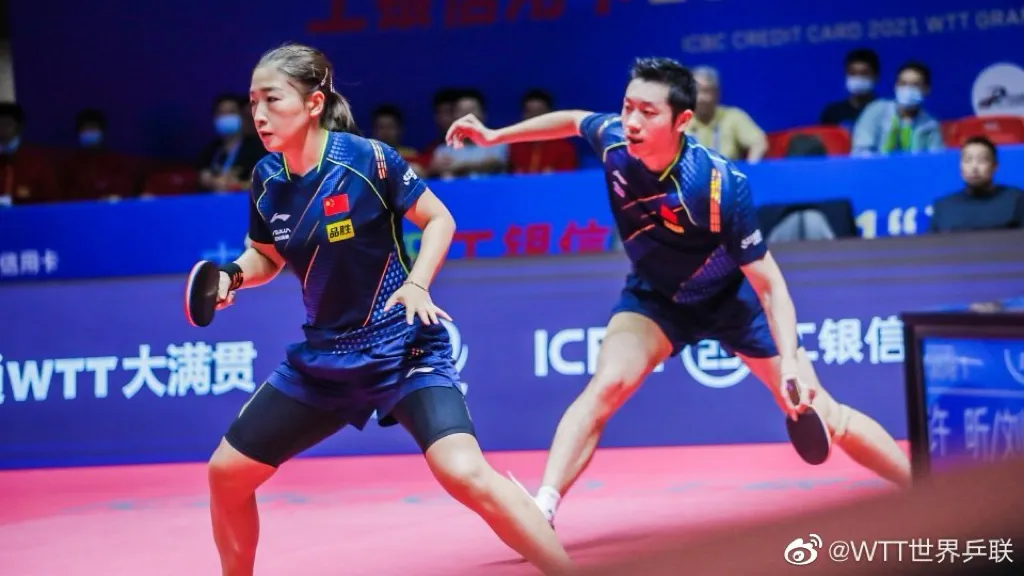 Liu Shiwen and Xu Xin in mixed doubles final at WTT Nanyang 2021.