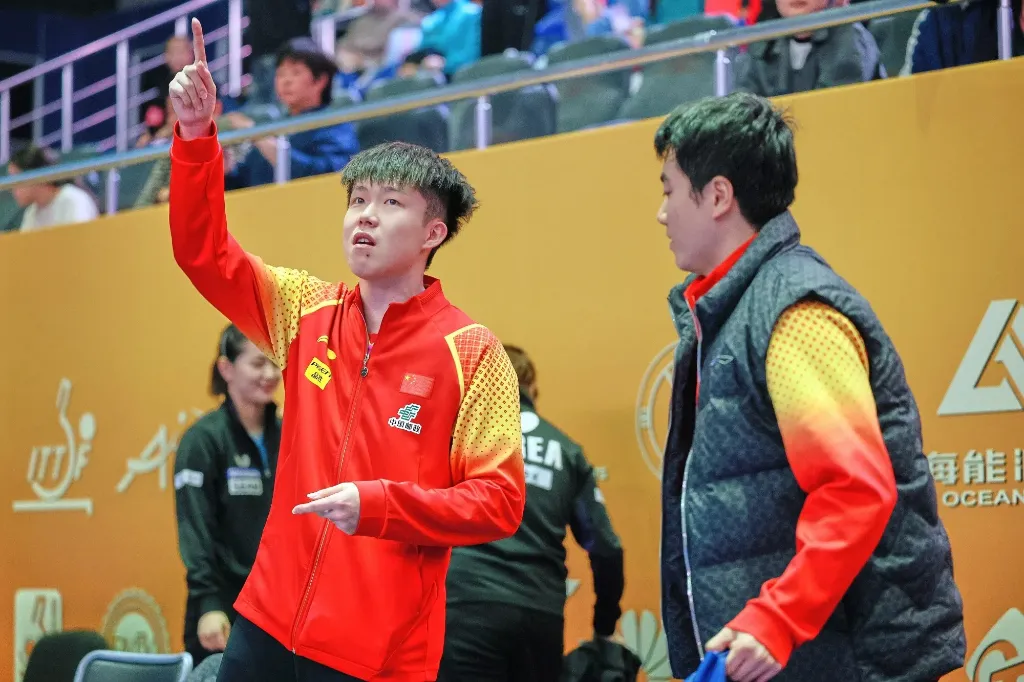 Wang Chuqin told Liang Jingkun how the seamless ball was flying unpredictably during the 2024 Asian Championships.